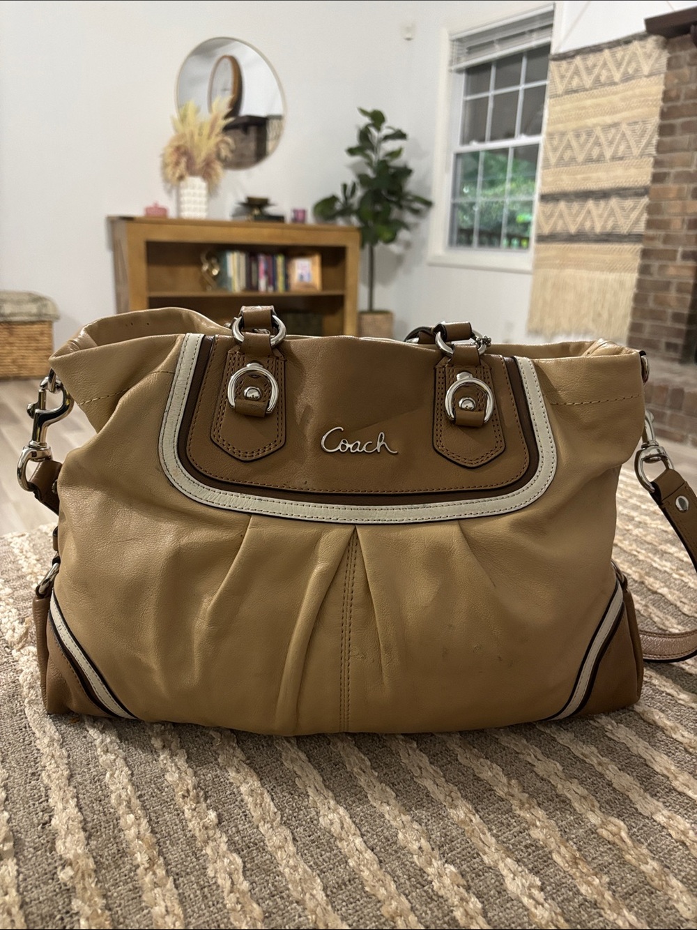 Coach Ashley Spectator Leather Shoulder Bag - Picture 4 of 16